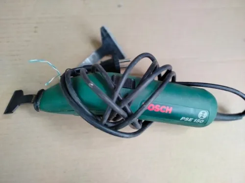 Lot viseuse et 2 perceuse de marque bosch et 2 ponceuse bosch et poste a souder de marque 
