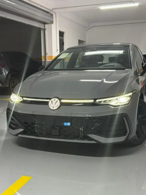 Volkswagen Golf 8 2025 R-Line