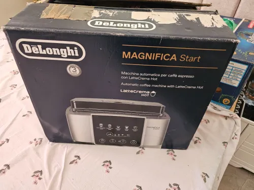 Machine à café delonghi magnifica start