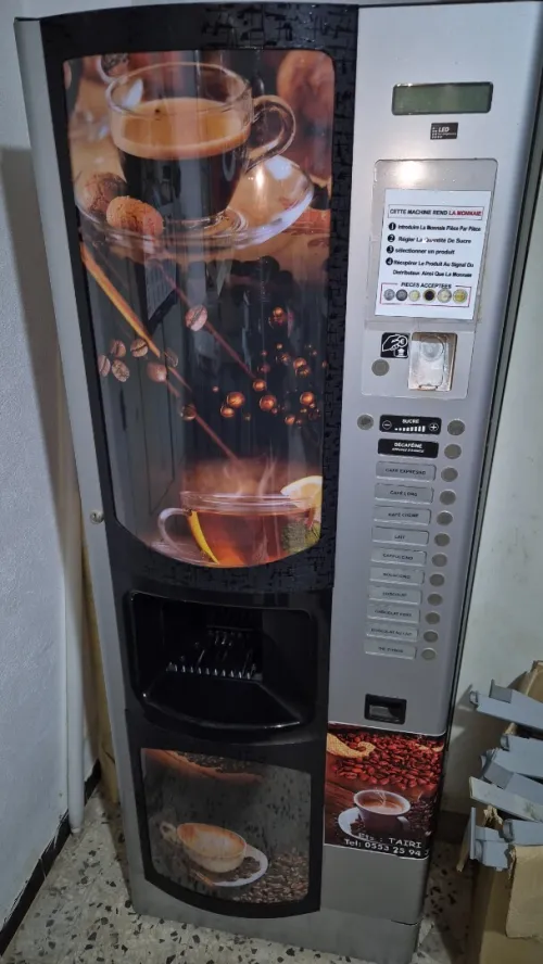 distributeur automatique de boissonne chaude