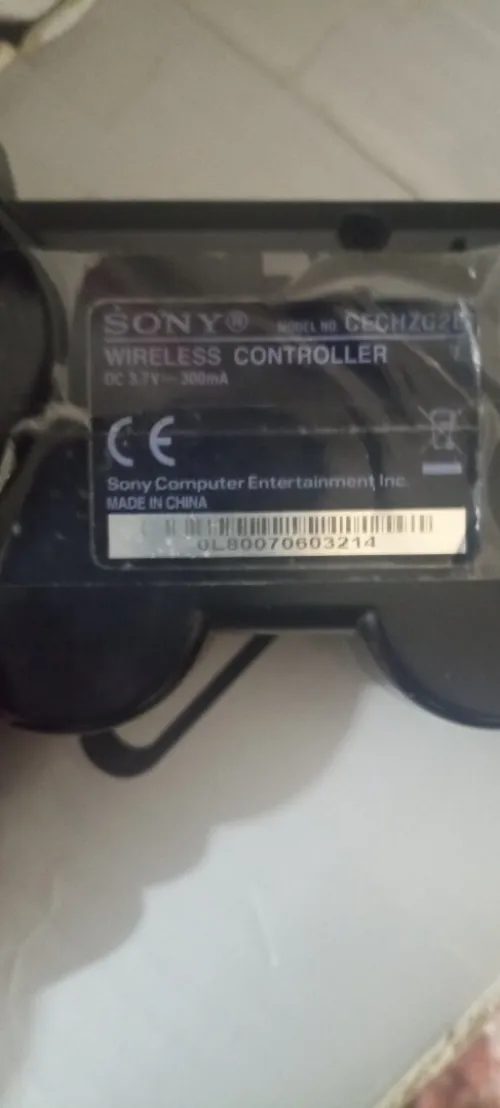 PS3مفلاشي slim لحالة جيدة مع العلبة 2مانيطات والعديد من الالعاب