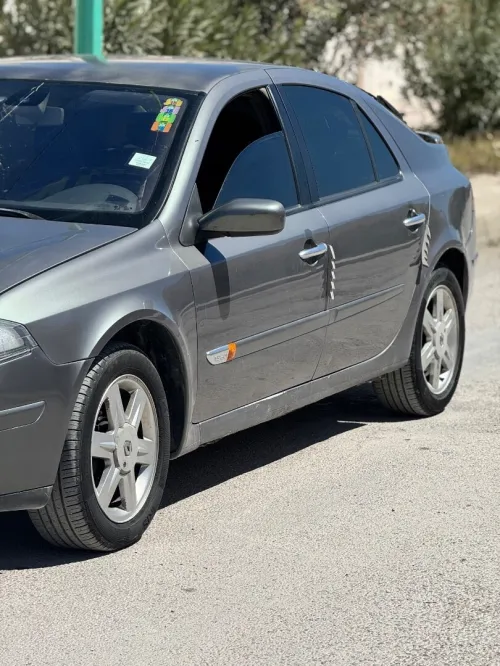 Renault Laguna 2 v2 2002 Initiale paris