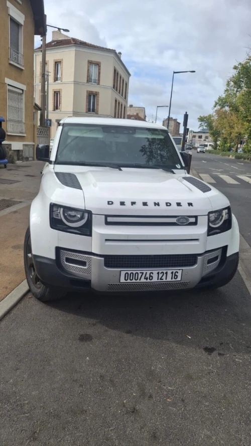 Land Rover Defender 2021 
