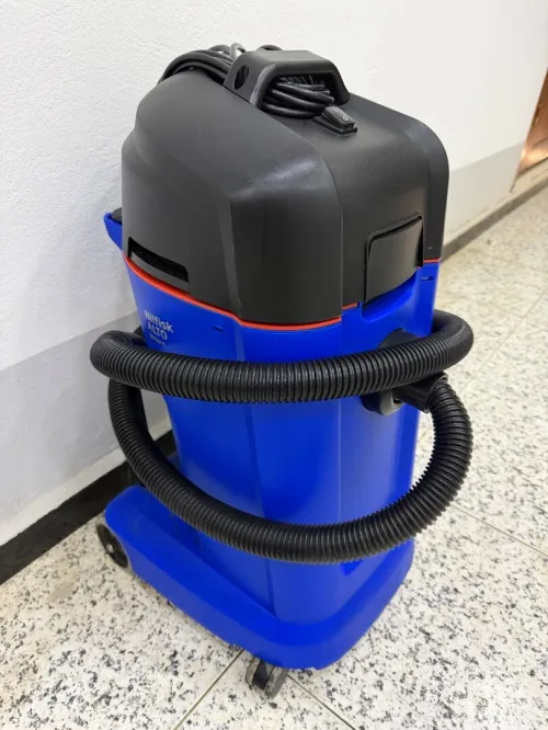 ASPIRATEUR EAU ET POUSSIÈRE