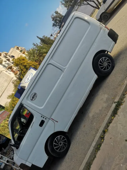 Nissan URVAN 2008