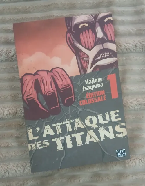 L'Attaque Des Titans, Attack On Titan - Tome 01 : L'Attaque des Titans Edition Colossale