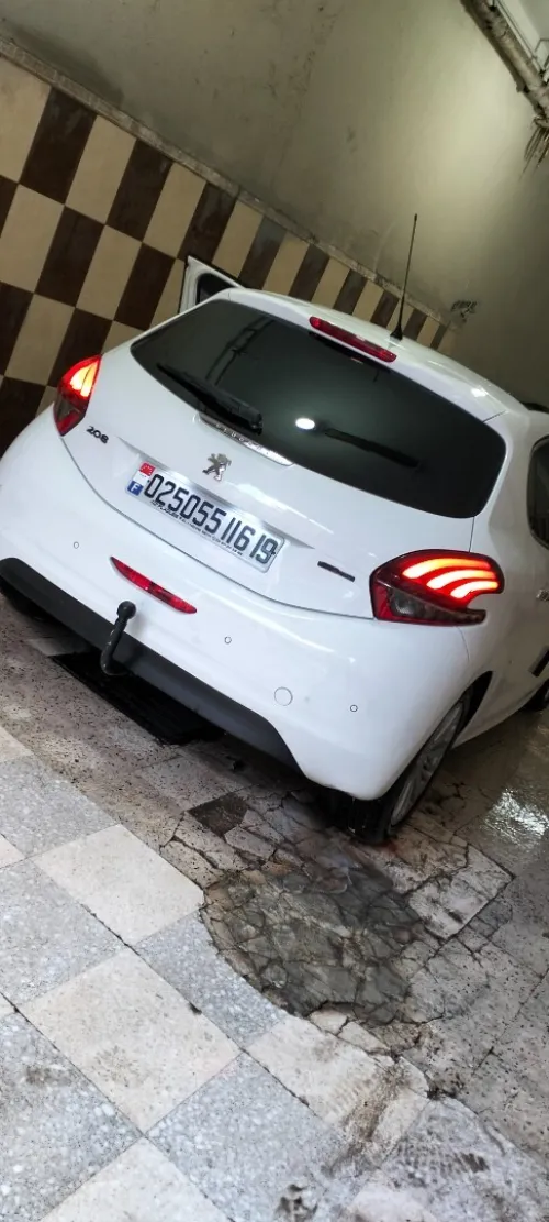 Peugeot 208 2016 Allure Facelift