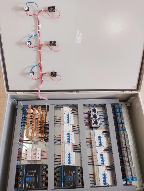 ARMOIRES ELECTRIQUES SUR COMMANDE
