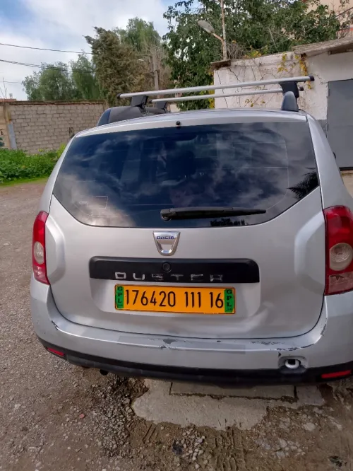 Dacia Duster 2011 .