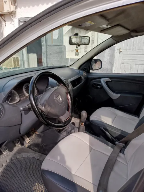 Dacia Duster 2011 .