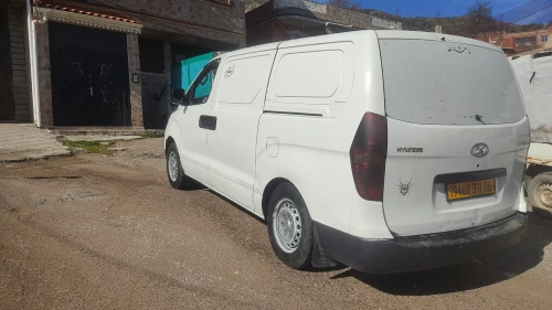 Hyundai H1 2011 Tolé