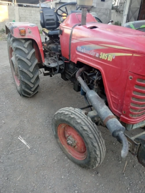Mahindra Id 585 