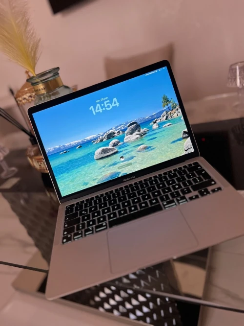 mac book air 2020 m1 ram 8 256GB SSD