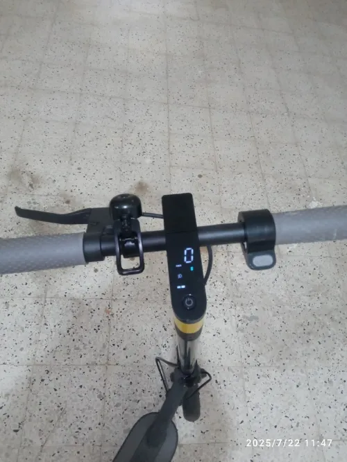Deux trotinette électriques
