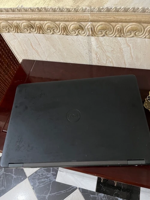 Dell i5 128 gb 8 gb ram avec chargeur original