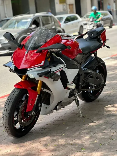 Yamaha R+1 2018