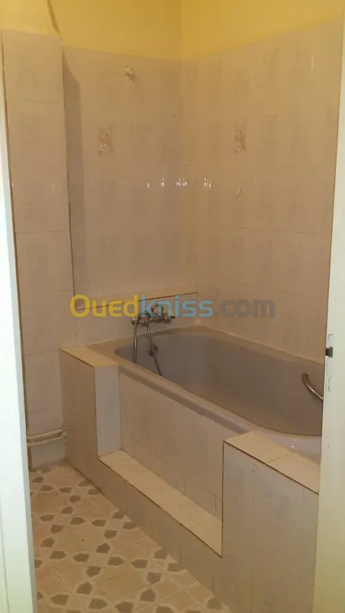 Location Appartement F4 Alger Hussein dey