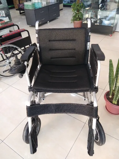 Fauteuil Roulant electrique  كرسي متحرك كهربائي