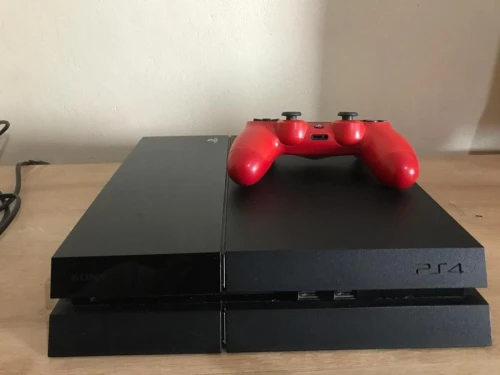 Playstation4 slim & fat flashé 11.00 est 9.00 avec deux manettes