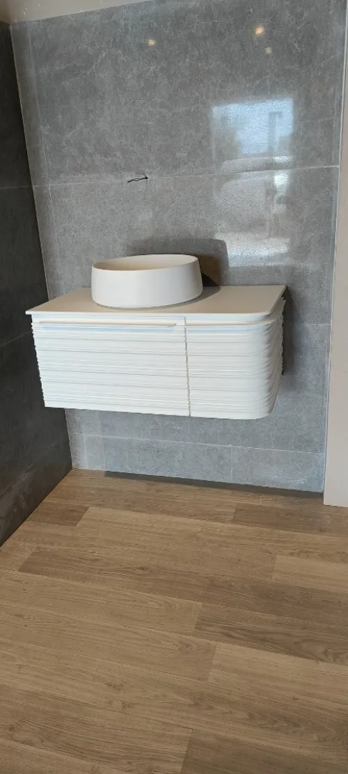 Meuble à rayures arrondi 1+ 1 tiroir en corian blanc 92 cm avec vasque à poser en corian blanc 