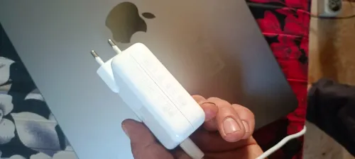 MacBook pro 2021 icloud processeur m1pro 14 pouces