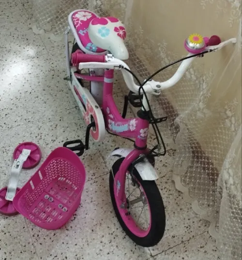 Vélo pour fille rose 12 pouces à vendre