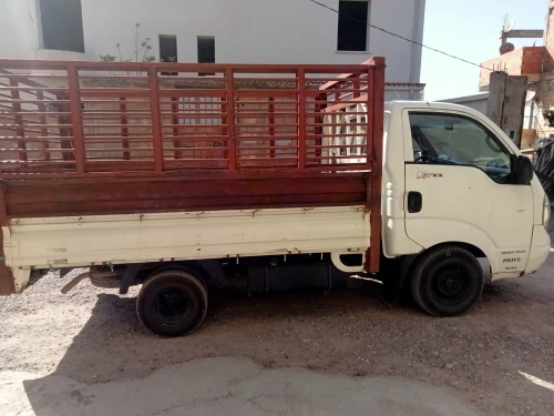 Kia 2700 Camion plateau 2011