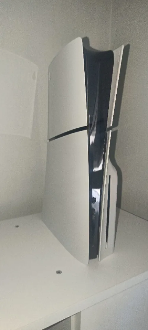 Play station 5 slim + cd assassin's creed black flag