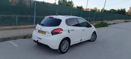 Peugeot 208 2015 Access Facelift