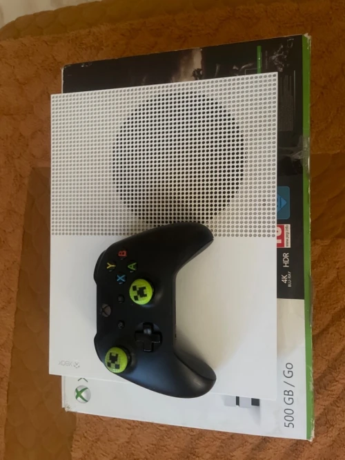 xbox one s 1TB très bon État