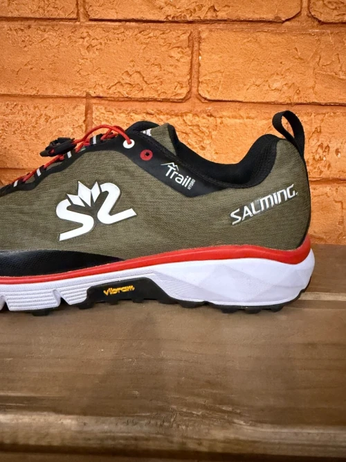 Salming hydro trail original running waterproof     Pointure 41 تلبس وحدك وتتمتع حبة فاالمفقود