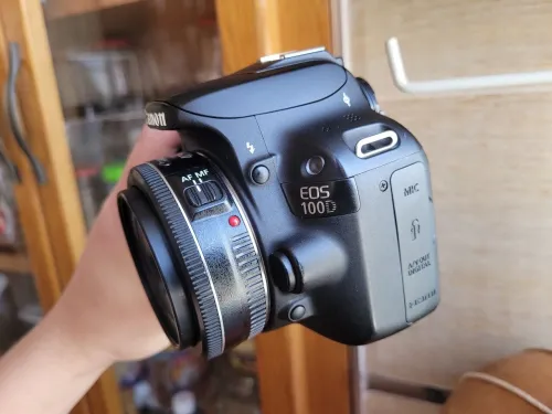 Canon 100D