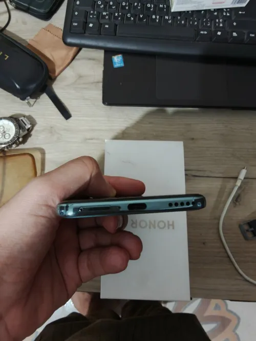 Honor 90