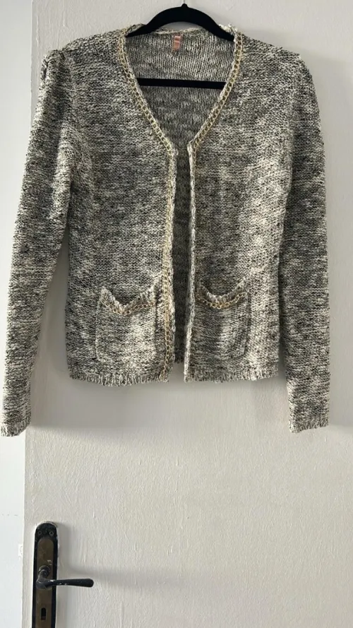 Cardigan/ gilet pour sortis a vendre