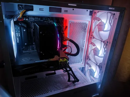 PC GAMER Ryzen 5 5700x + RTX 3070