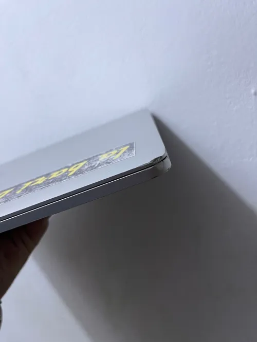 Macbook pro 2022 M2 8gb 512gb touchbar