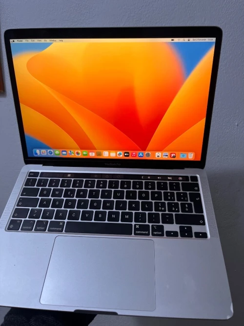 Macbook pro 2022 M2 8gb 512gb touchbar