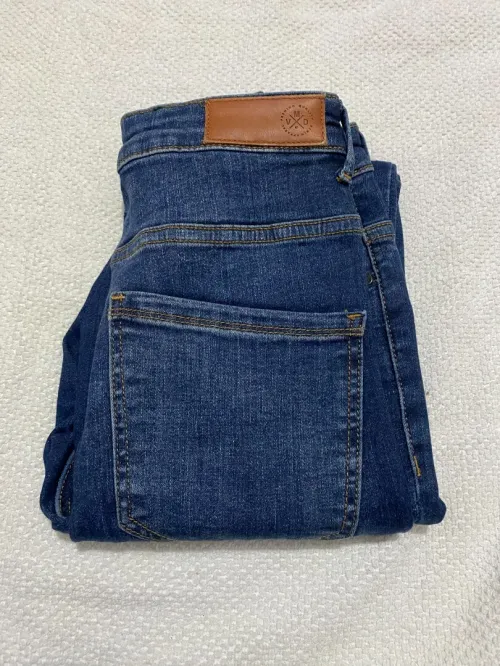 VETEMENTS L'AID