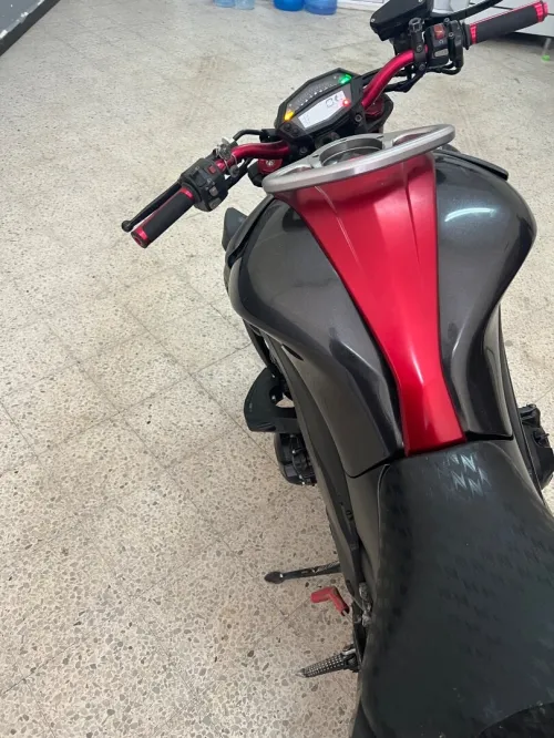 Kawasaki Z1000R 2016