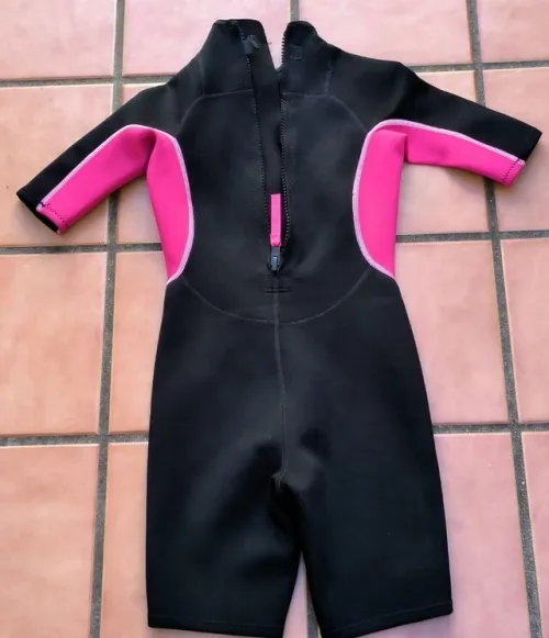 Shorty de natation et plongée ( chasse)et surfpour les enfants et les adultes male et femme