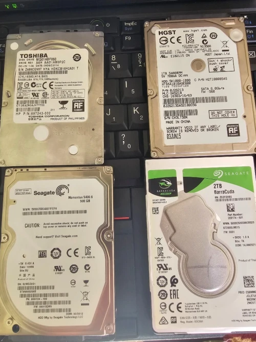 Disques durs d'origine.