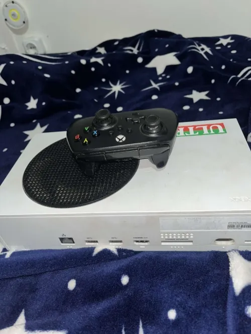 Xbox Series S avec 2 manette