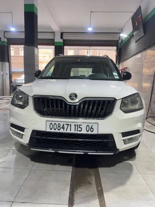 Skoda Yeti 2015 Edition (avec toit panoramique)