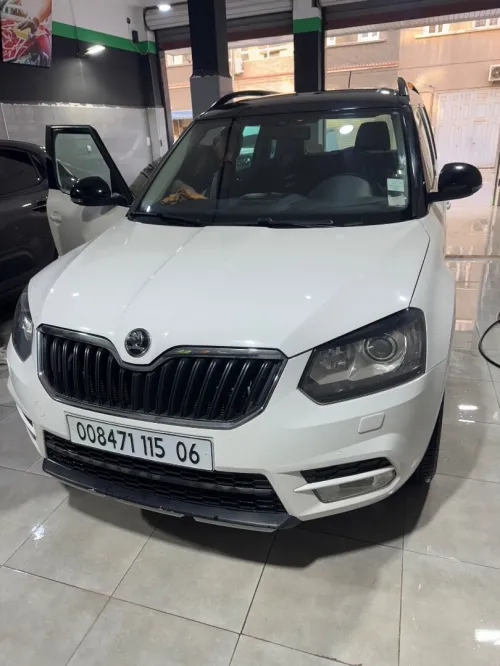 Skoda Yeti 2015 Edition (avec toit panoramique)