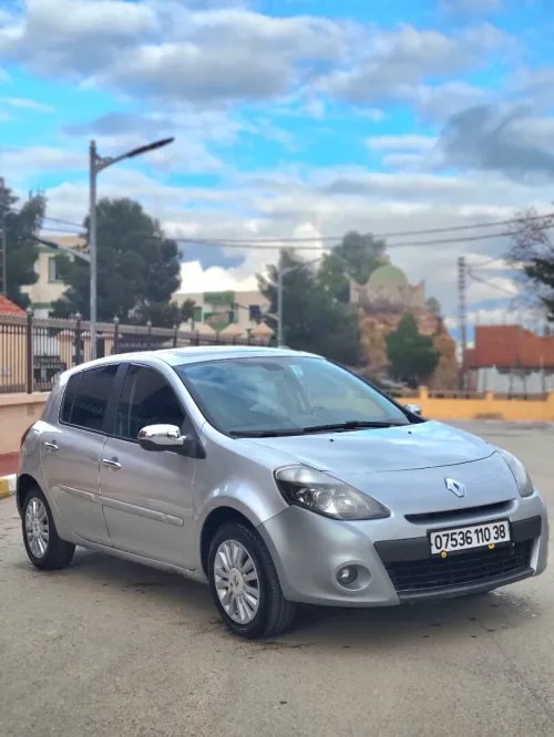 Renault Clio 3 2010 Night & day