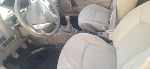 Nissan Sunny 2015 Visia