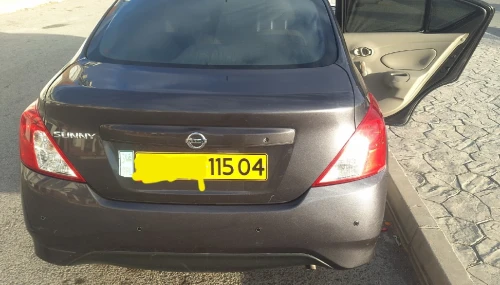 Nissan Sunny 2015 Visia