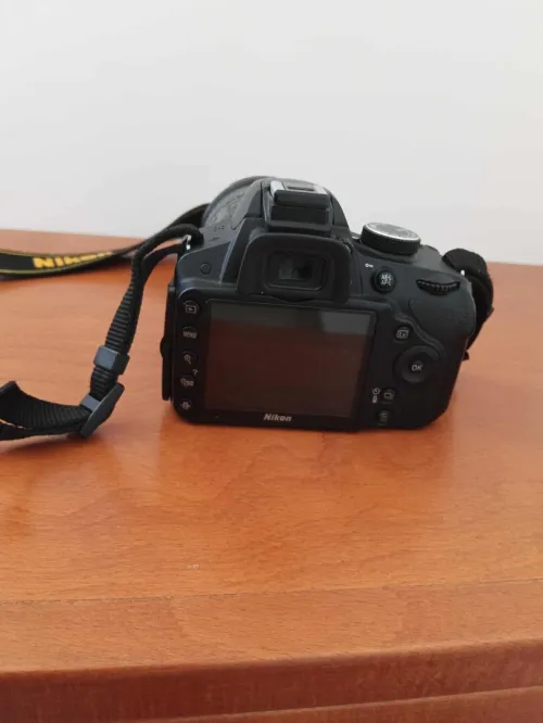 Nikon D3200 avec objectif 18-200mm Nikon 