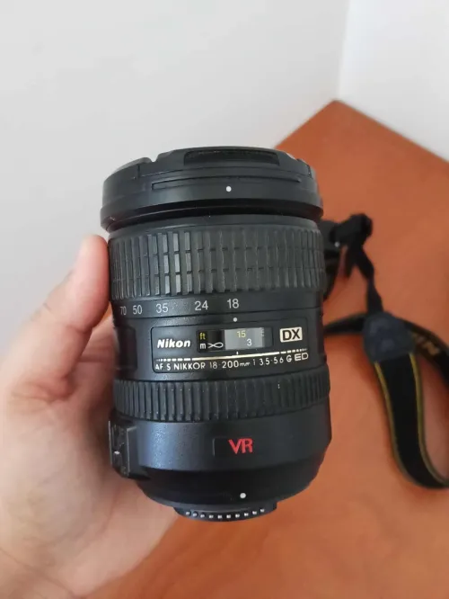 Nikon D3200 avec objectif 18-200mm Nikon 