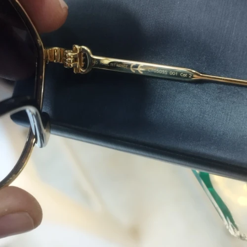 Lunettes Cartier original  venu d'Europe avec boîte et papier excellent état
